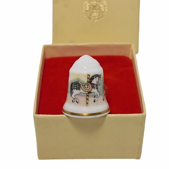 Vintage Limoges Castel & Royal Doulton Thimbles - Picture 8 of 11